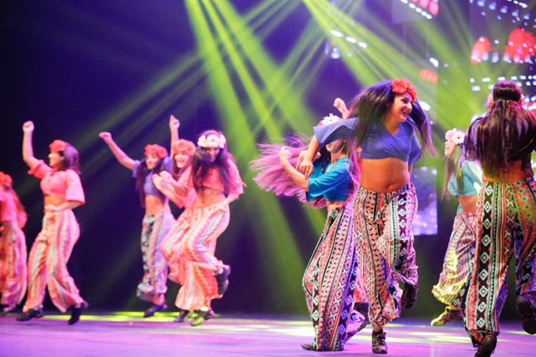 Tribe Dance Hold Your Dream 